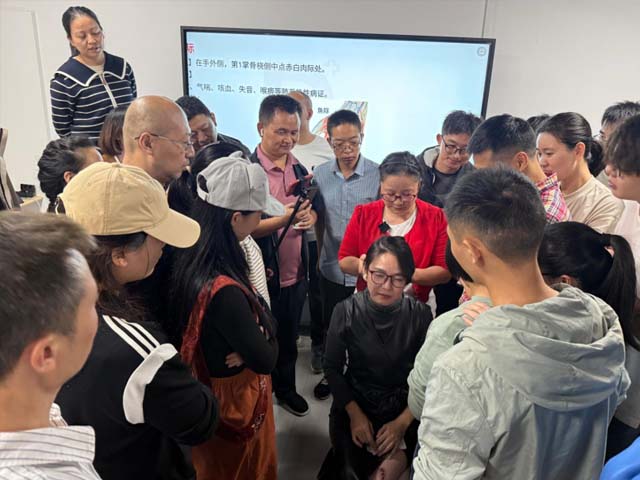 嵘领教育名医讲堂开讲！手把手教你掌握经络腧穴临床应用​
